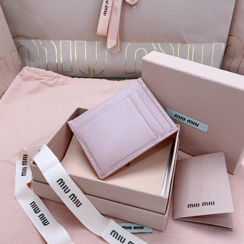 Miu Miu 5MC076_2FPP_F0E18 마테라세 나파 가죽 카드 홀더 Alabaster 핑크 M1