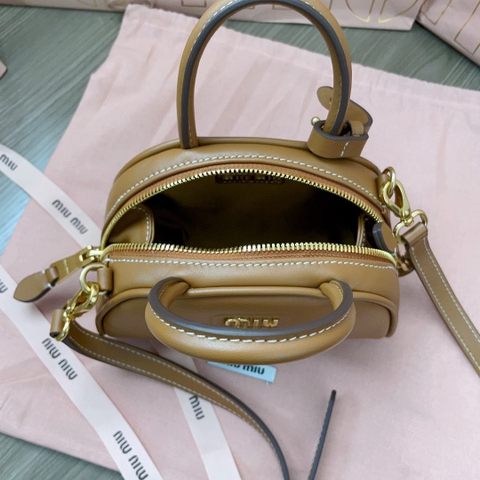 Miu Miu 5BP085 Schwarz Henkeltasche Aus Leder 카라멜 M1