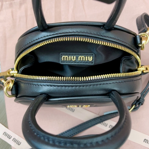 Miu Miu 5BP085 Schwarz Henkeltasche Aus Leder 블랙 M1