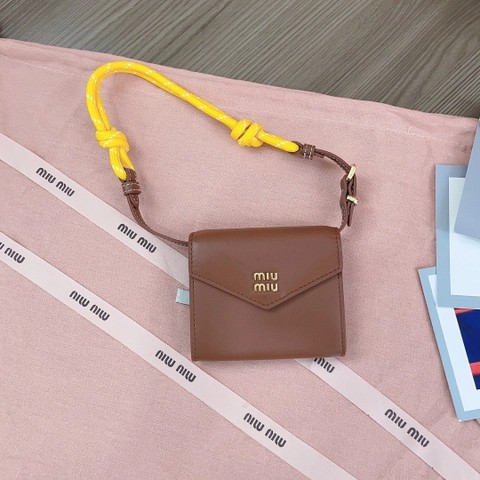 미우미우 5DN014 코냑 미니백 M1