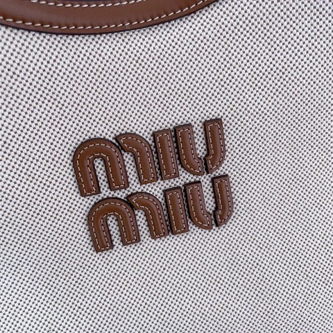 미우미우 5BG276 캔버스 토트백 M1