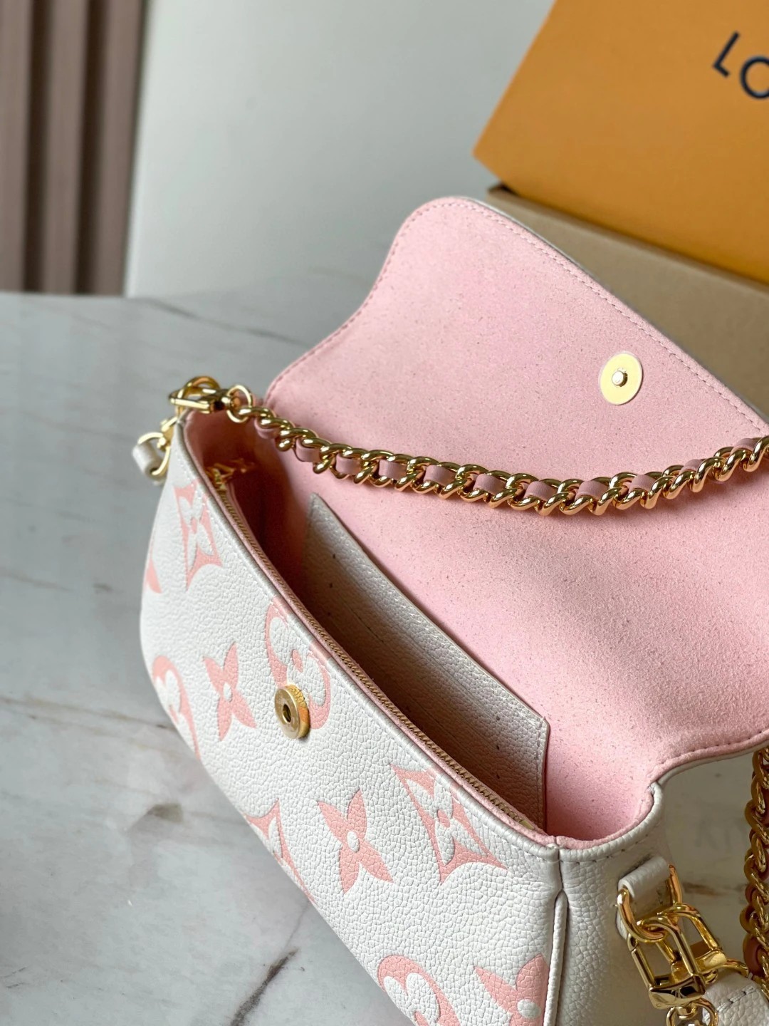 루이비통 M83026 월렛 온 체인 아이비