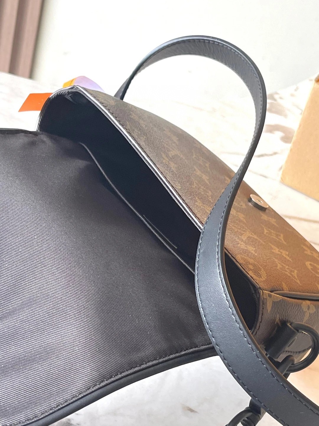 루이비통 M47060 몽수리 메신저 PM​ Lv1