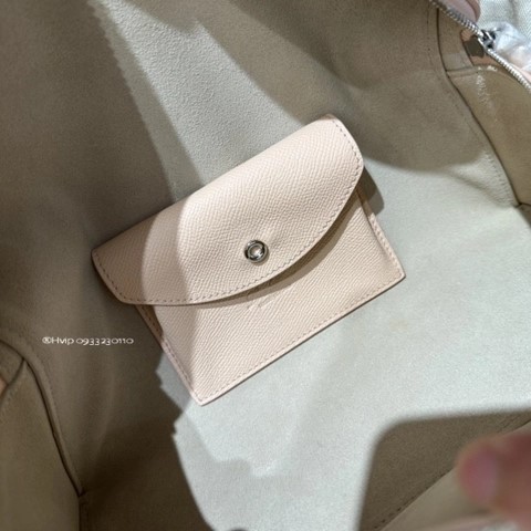 로로피아나 엑스트라백 L27 텍스처드 송아지 가죽 카이엔 (M565) FAN4085