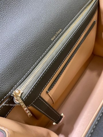 Delvaux Brillant MM Surpiqué 그레인 송아지 가죽 카키
