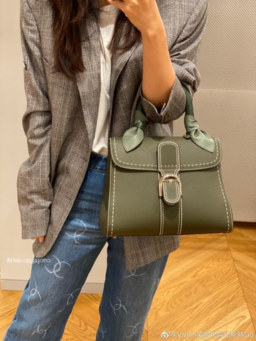 Delvaux Brillant MM Surpiqué 그레인 송아지 가죽 카키