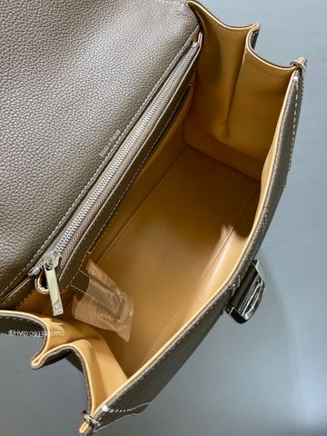 Delvaux Brillant MM Surpiqué 그레인 송아지 가죽 그리 에투프