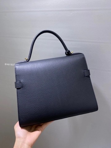 크리스피 카프 소재의 Delvaux Tempête MM AA0611AMF 블랙 GHW