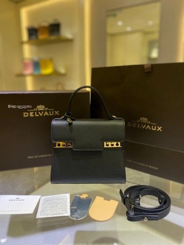 크리스피 카프 소재의 Delvaux Tempête PM AA0611AMF 블랙 GHW