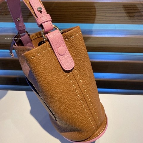 Delvaux 배터리 미니 버킷 Surpiquéen Taurillon Soft AA0607ATT0ADNDO