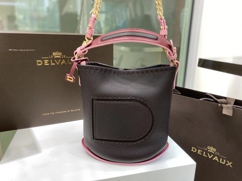 Delvaux 배터리 미니 버킷 Surpiquéen Taurillon Soft AA0607ATT0ADNDO