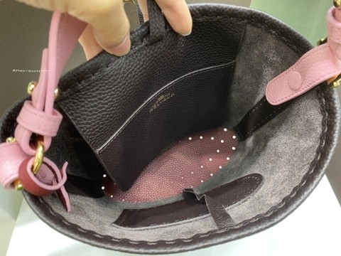 Delvaux 배터리 미니 버킷 Surpiquéen Taurillon Soft AA0607ATT0ADNDO