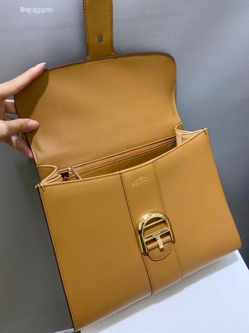 Delvaux Brillant MM 박스 카프 베이지