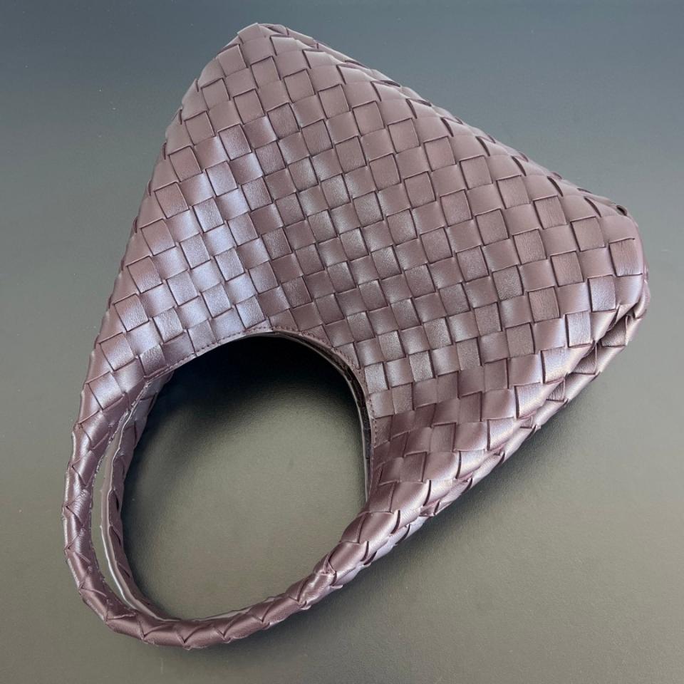 보테가 베네타 스몰 캄파나 다크 바롤로 854248V4 28x16x15cm