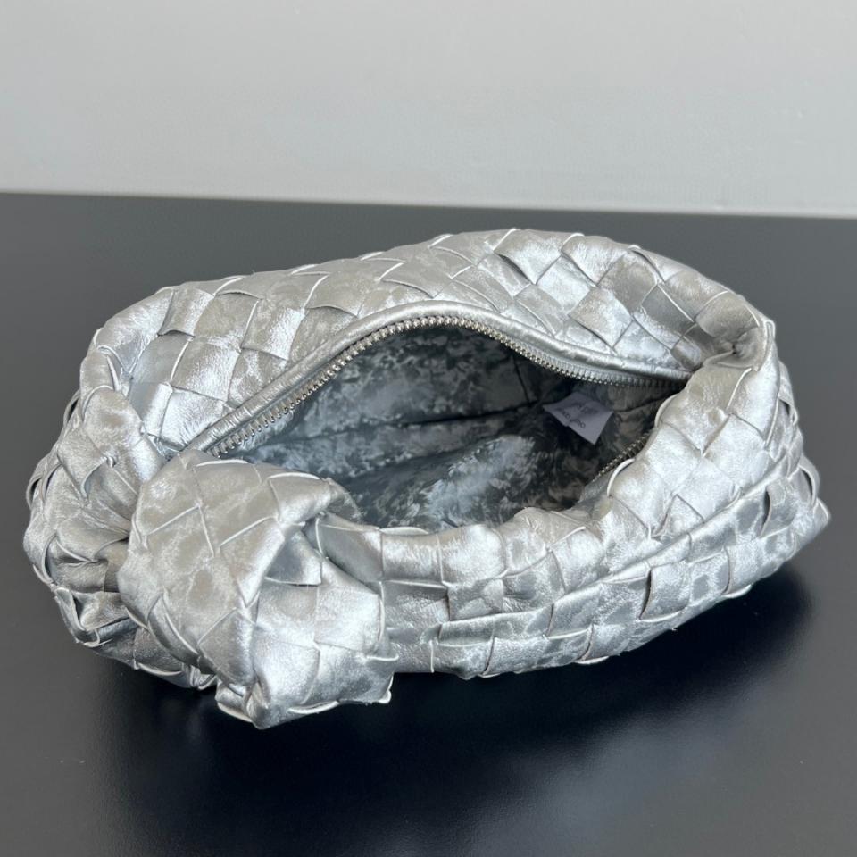 보테가 베네타 미니 조디 실버 651876V5XF08101 23x28x8cm