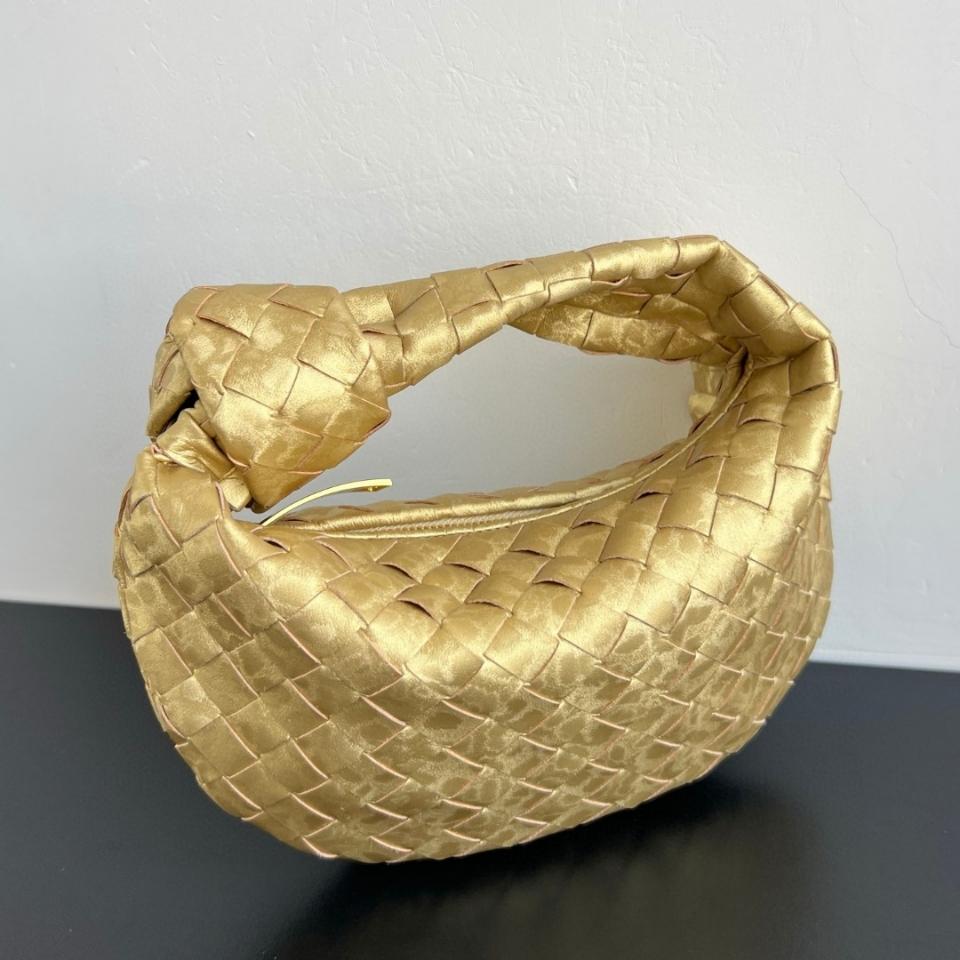 보테가 베네타 미니 조디 골드 651876V5 23x28x8cm