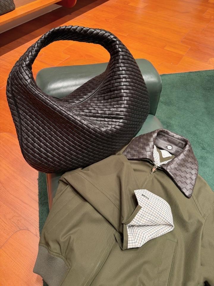 보테가 베네타 맥시 베네타 폰단트 백 856739V6 59x39x6cm