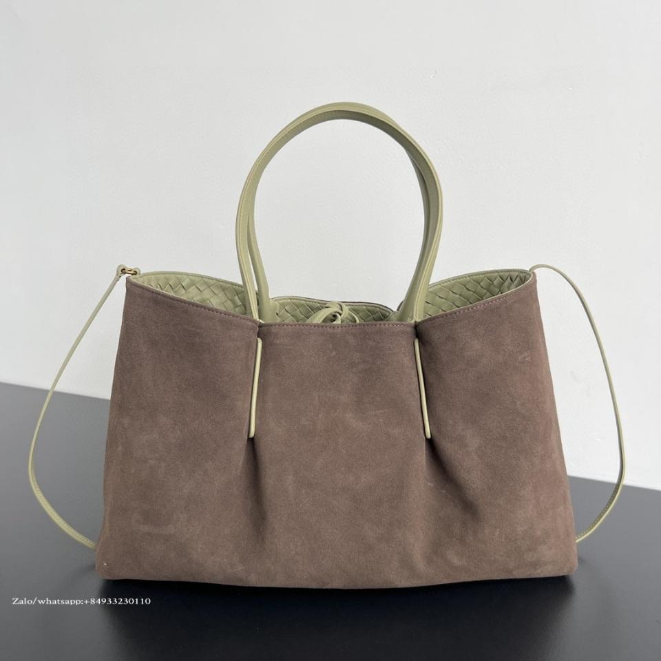 보테가 베네타 라지 피나코테카 트래버틴/퐁당 817166 43*14.5*23 cm