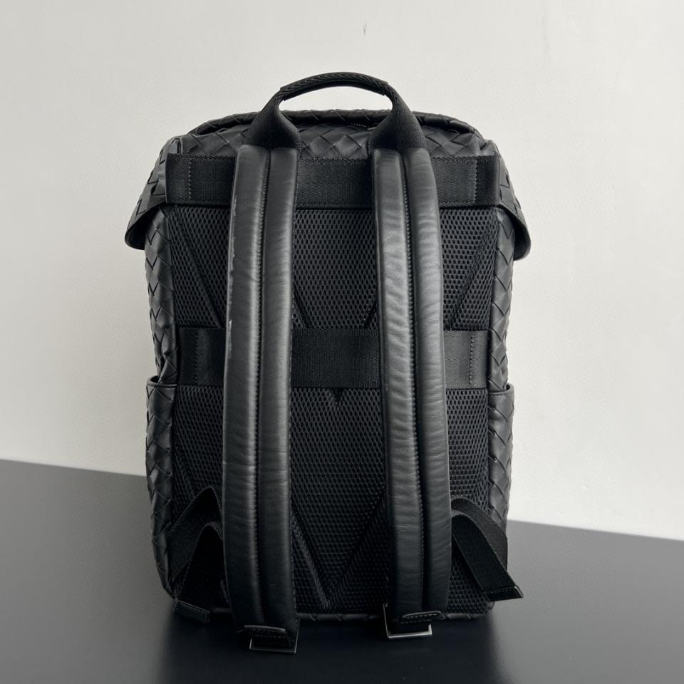 Bottega Veneta 인트레치아토 플랩 백팩 - 풀 블랙 766580 38*26*15cm