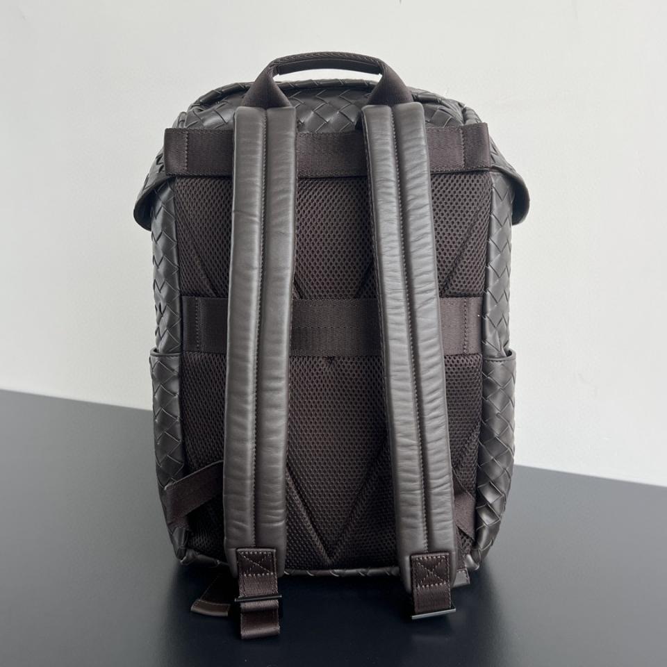 Bottega Veneta 인트레치아토 플랩 백팩 - Fondant 766580 38*26*15cm